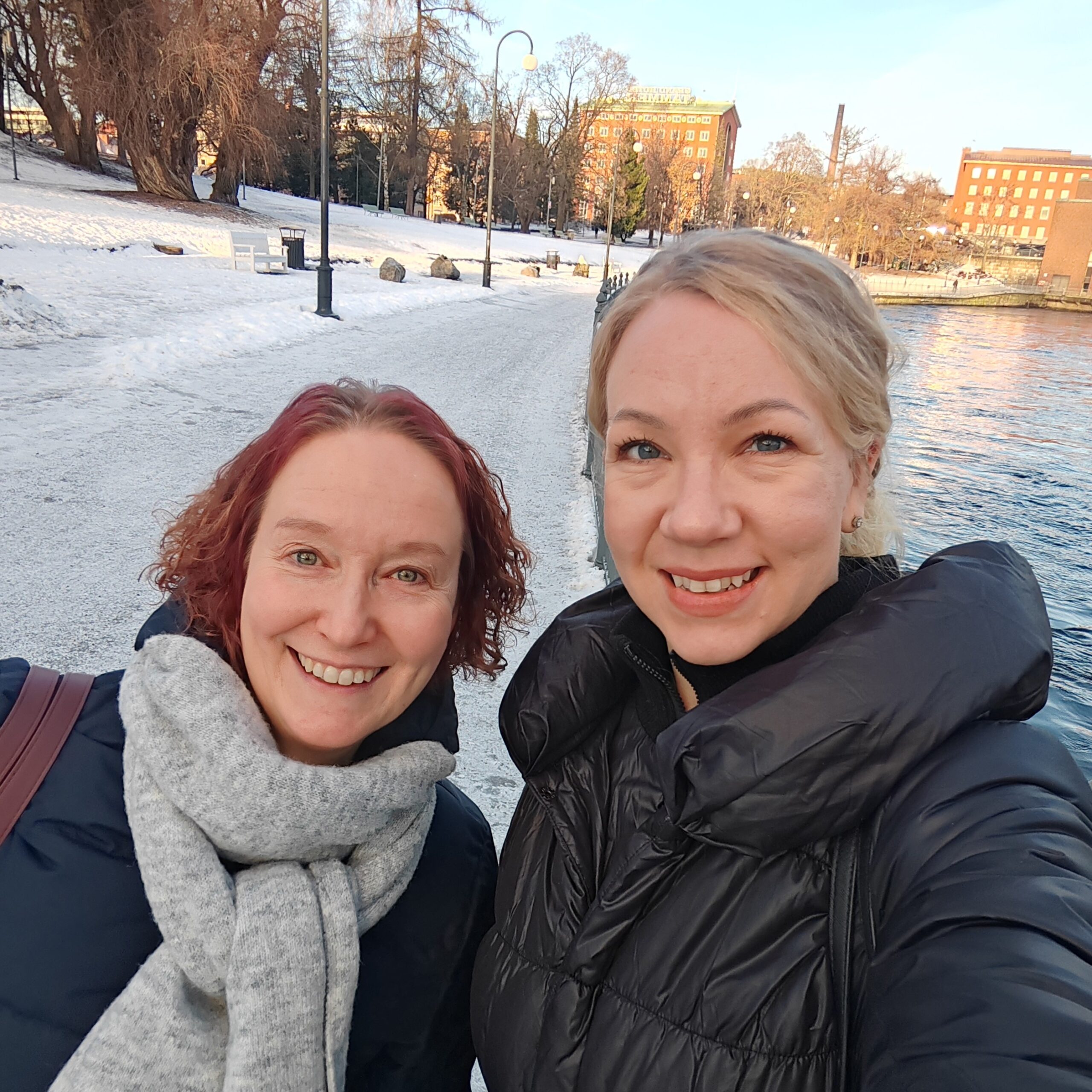 SEO-tekstitaiturit Tuulikki ja Johanna Tampereella.